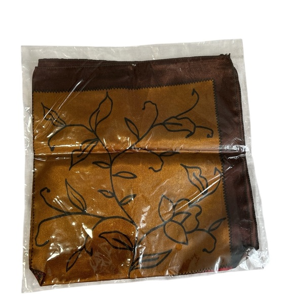 BRAND NEW SILK SCARF - Picture 3 of 3